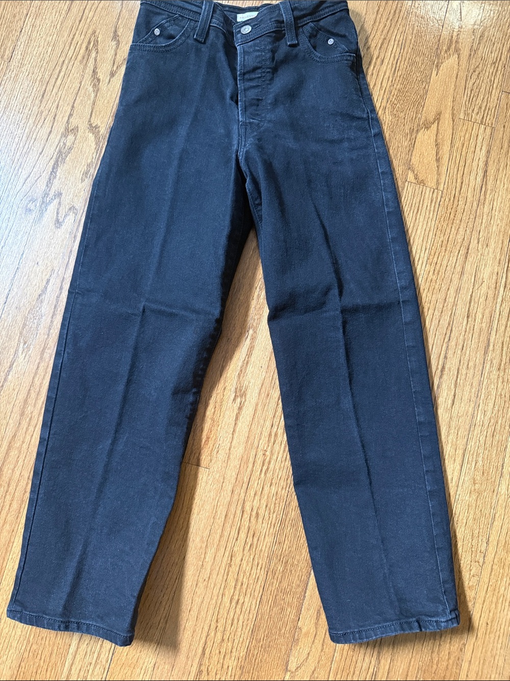 Levi's Women's Black Ankle Cropped Jeans